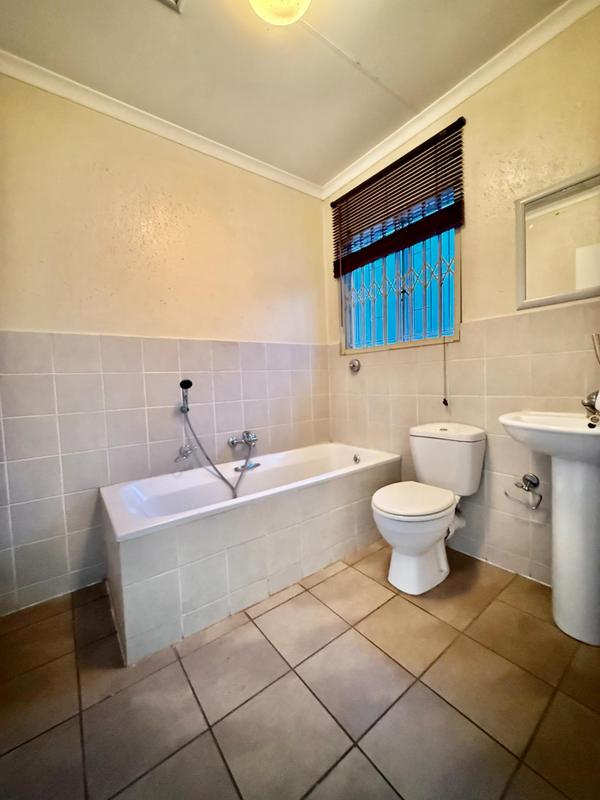 To Let 2 Bedroom Property for Rent in Greenstone Hill Gauteng