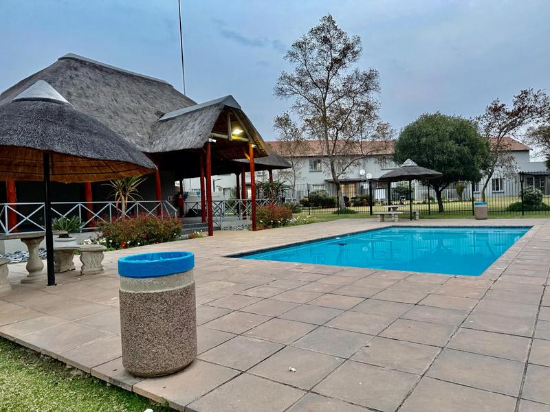 To Let 2 Bedroom Property for Rent in Greenstone Hill Gauteng