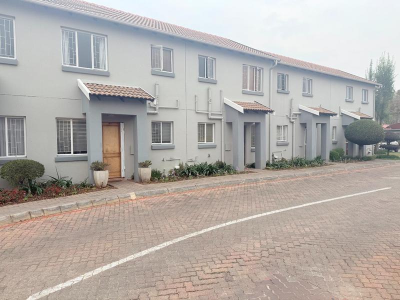 To Let 2 Bedroom Property for Rent in Greenstone Hill Gauteng