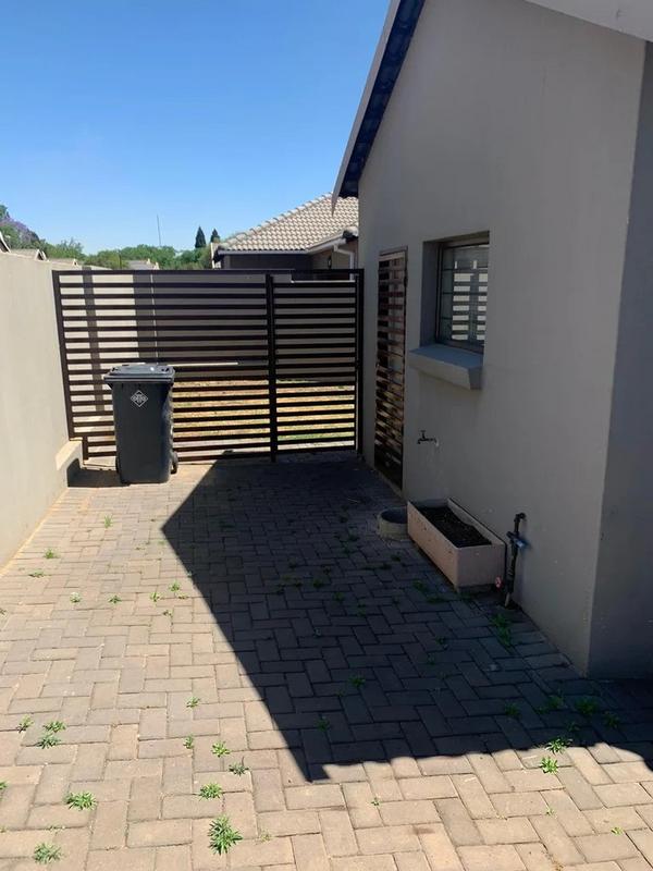 To Let 3 Bedroom Property for Rent in Buccleuch Gauteng