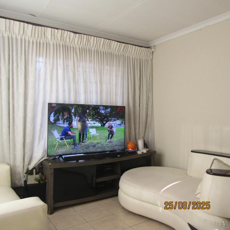 3 Bedroom Property for Sale in Dawn Park Gauteng