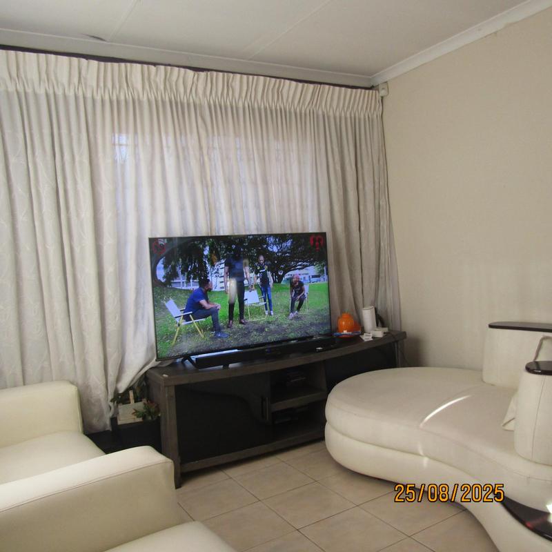 3 Bedroom Property for Sale in Dawn Park Gauteng