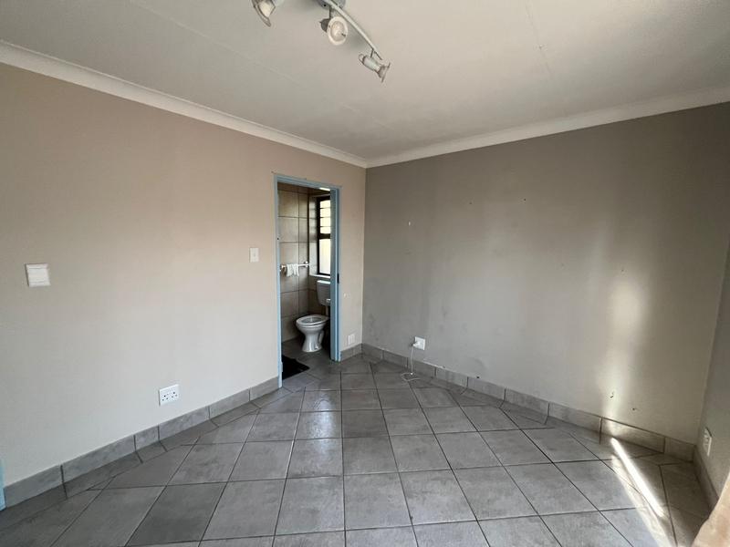 To Let 1 Bedroom Property for Rent in Kensington Gauteng