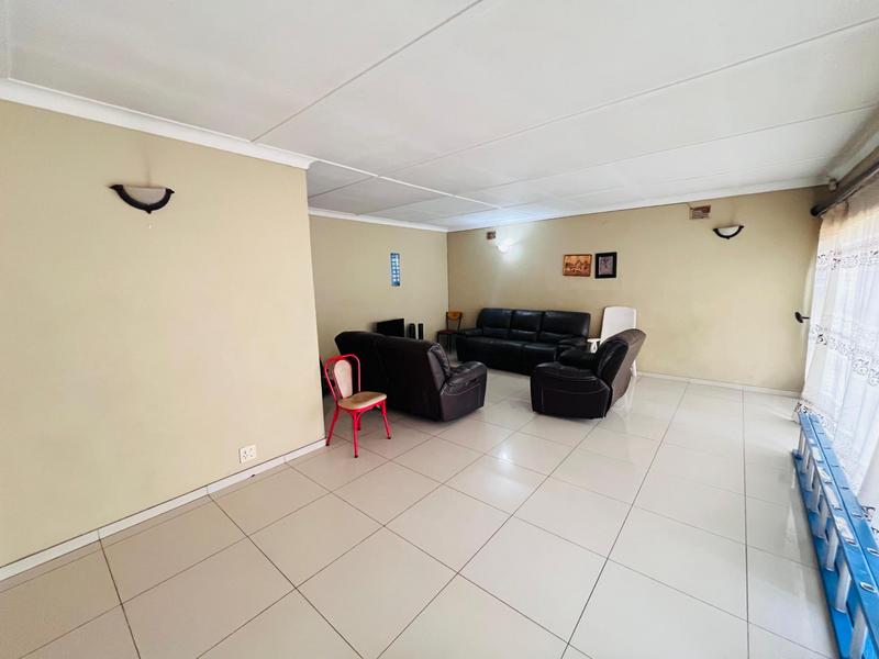 8 Bedroom Property for Sale in Wychwood Gauteng