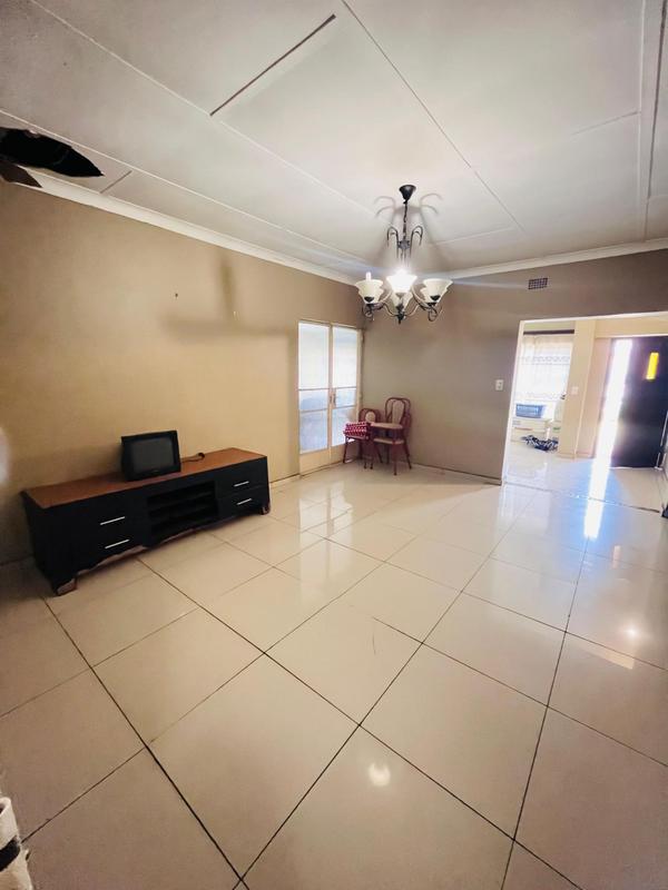 8 Bedroom Property for Sale in Wychwood Gauteng
