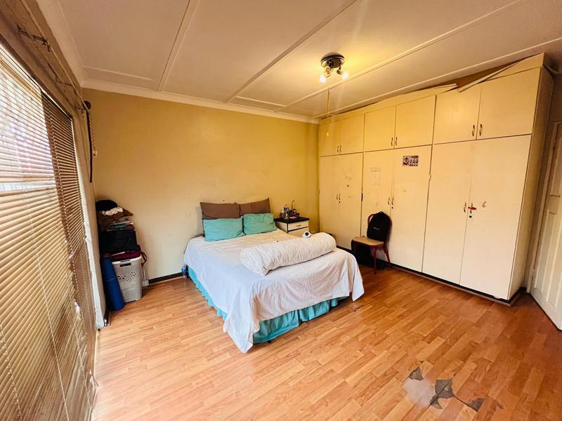 8 Bedroom Property for Sale in Wychwood Gauteng
