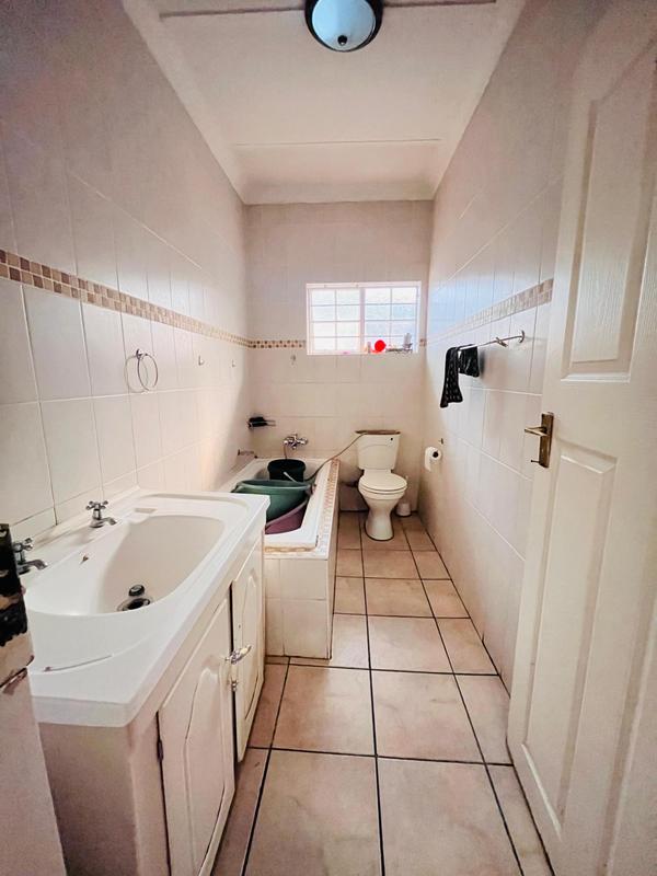 8 Bedroom Property for Sale in Wychwood Gauteng