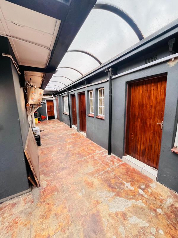 8 Bedroom Property for Sale in Wychwood Gauteng