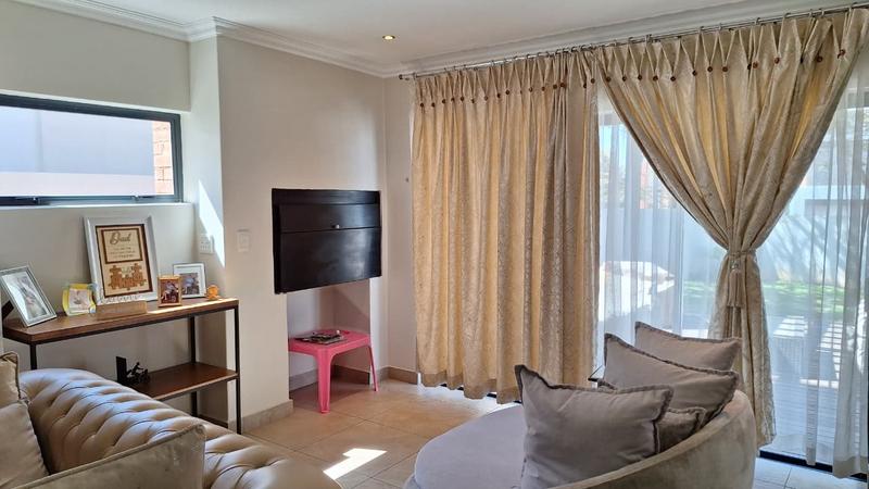 To Let 4 Bedroom Property for Rent in Midstream Estate Gauteng