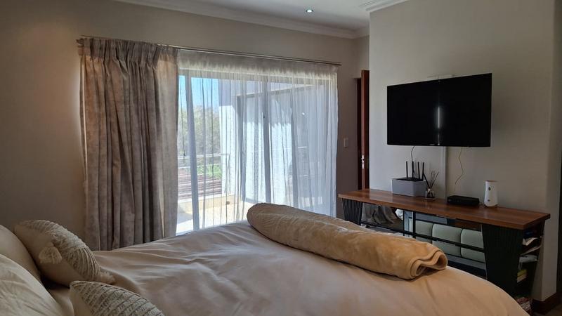 To Let 4 Bedroom Property for Rent in Midstream Estate Gauteng