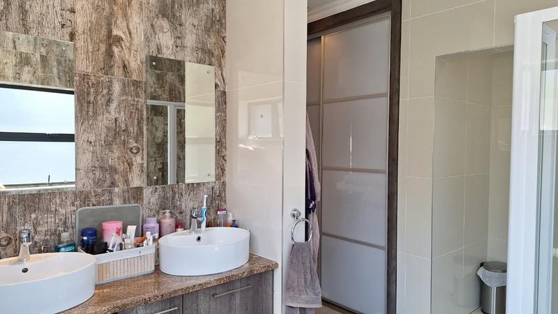 To Let 4 Bedroom Property for Rent in Midstream Estate Gauteng