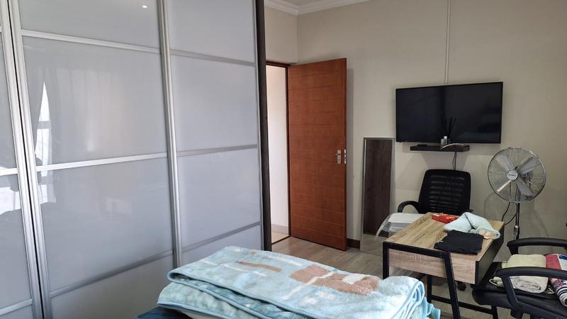 To Let 4 Bedroom Property for Rent in Midstream Estate Gauteng