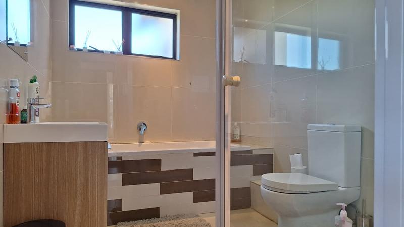 To Let 4 Bedroom Property for Rent in Midstream Estate Gauteng