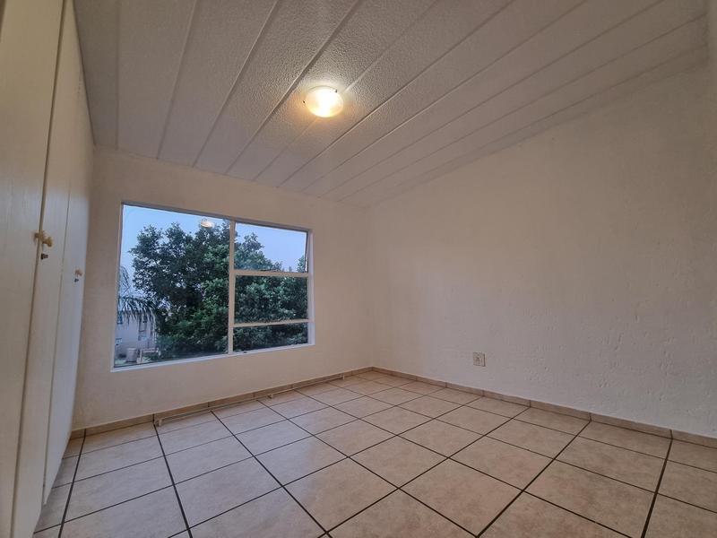 To Let 2 Bedroom Property for Rent in Allens Nek Gauteng