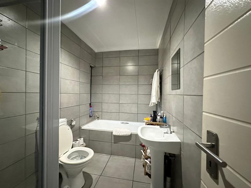 To Let 2 Bedroom Property for Rent in Pomona Gauteng