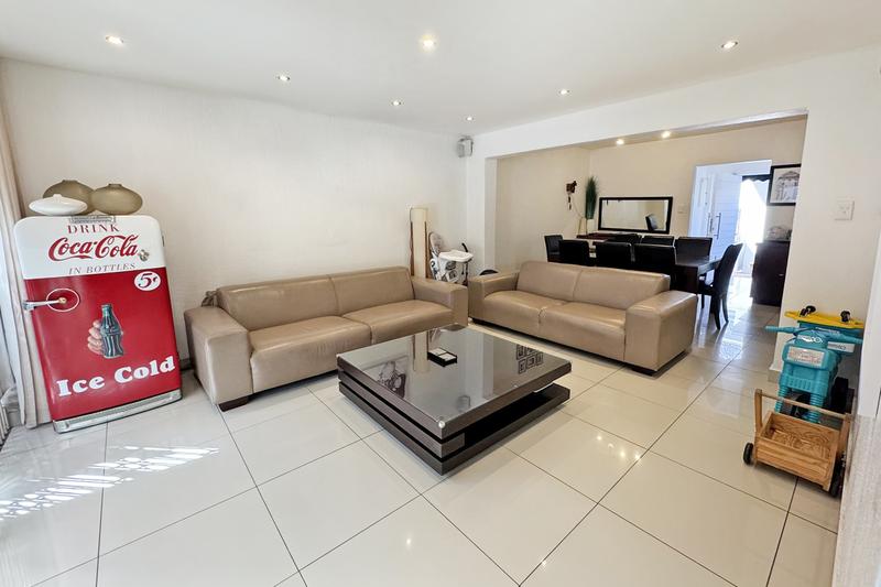 2 Bedroom Property for Sale in Sandown Gauteng