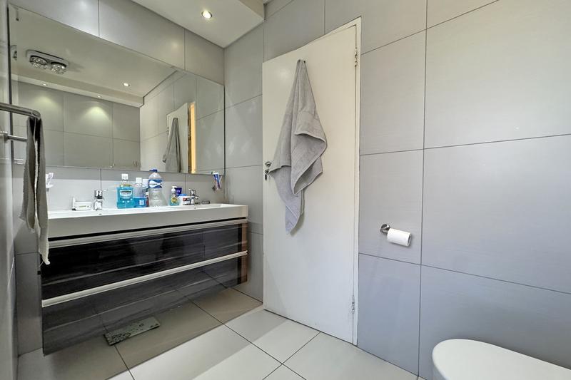 2 Bedroom Property for Sale in Sandown Gauteng