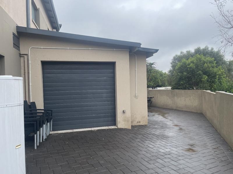 3 Bedroom Property for Sale in Midstream Ridge Gauteng