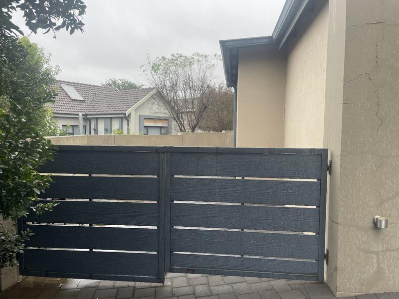 3 Bedroom Property for Sale in Midstream Ridge Gauteng