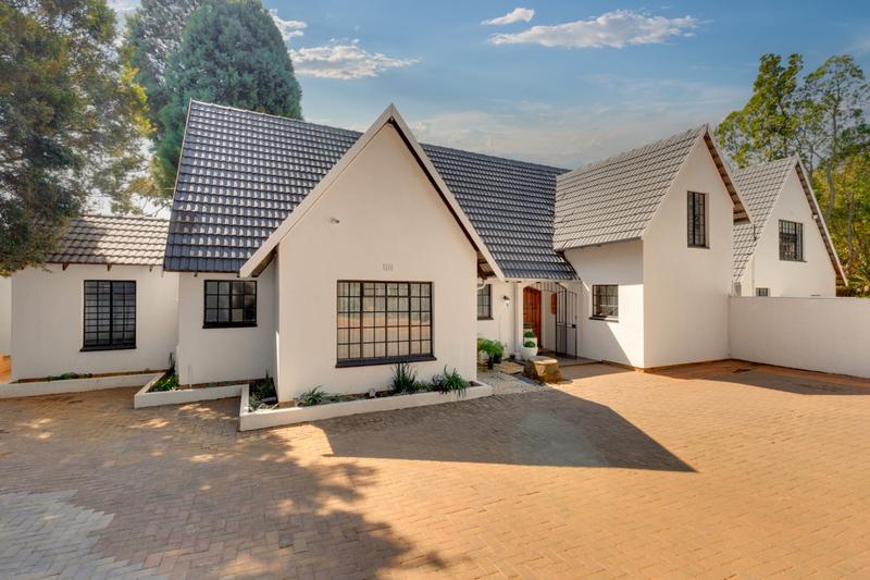 5 Bedroom Property for Sale in Bryanston Gauteng