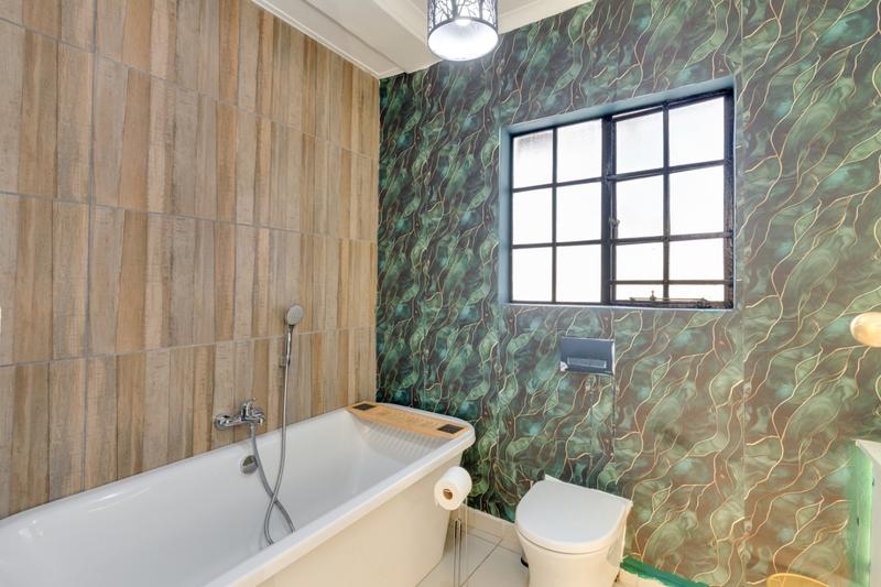 5 Bedroom Property for Sale in Bryanston Gauteng