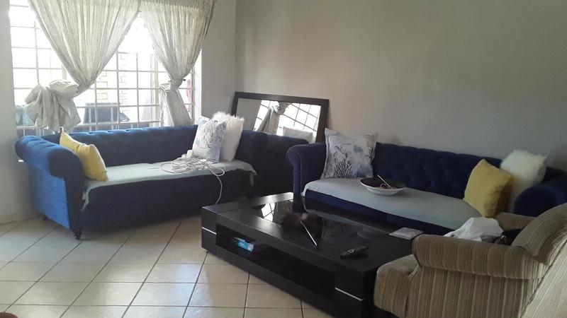 To Let 2 Bedroom Property for Rent in Amberfield Gauteng