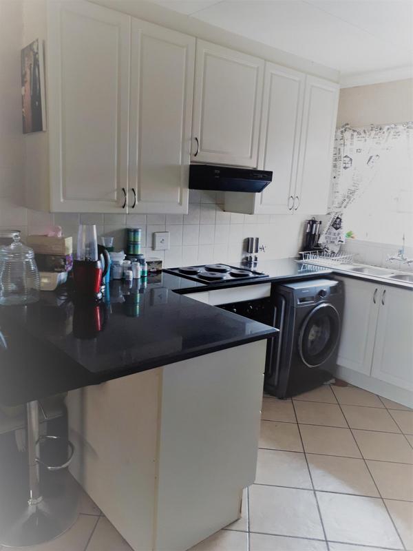 To Let 2 Bedroom Property for Rent in Amberfield Gauteng
