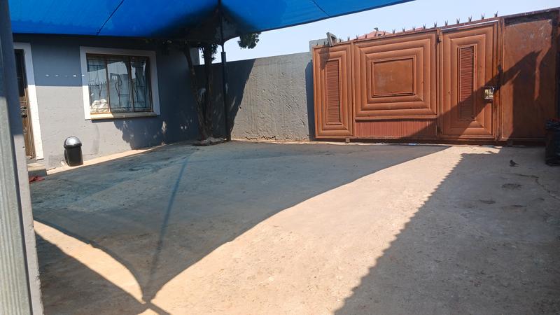 2 Bedroom Property for Sale in Tembisa Gauteng