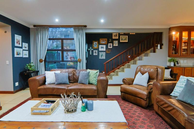 5 Bedroom Property for Sale in Copperleaf Estate Gauteng