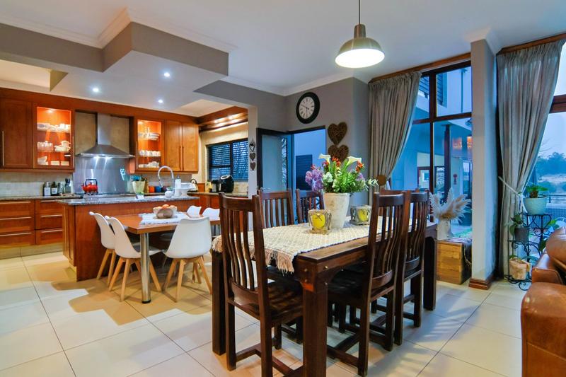 5 Bedroom Property for Sale in Copperleaf Estate Gauteng