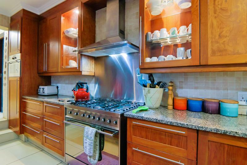5 Bedroom Property for Sale in Copperleaf Estate Gauteng