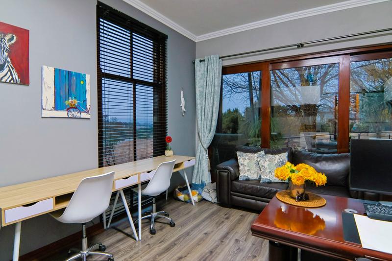 5 Bedroom Property for Sale in Copperleaf Estate Gauteng