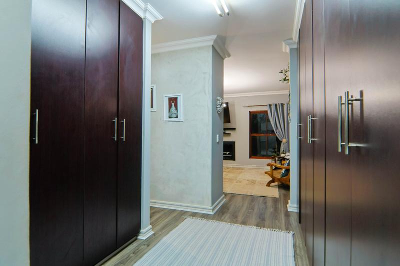 5 Bedroom Property for Sale in Copperleaf Estate Gauteng
