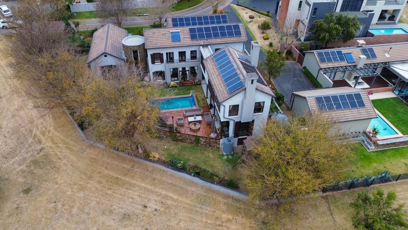 5 Bedroom Property for Sale in Copperleaf Estate Gauteng
