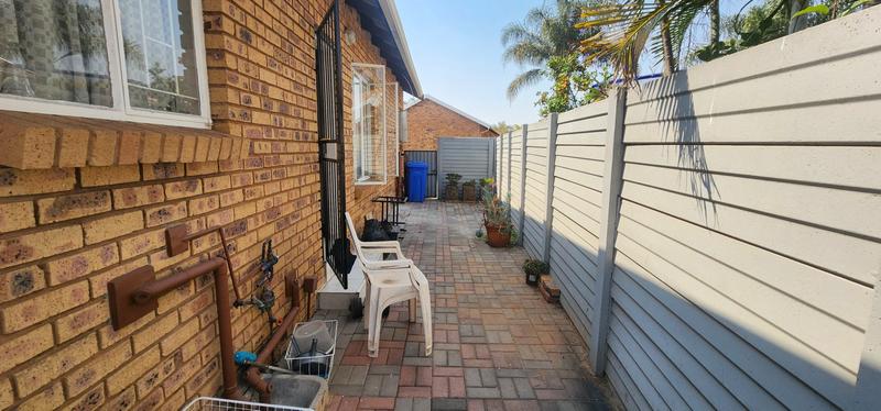 2 Bedroom Property for Sale in Ninapark Gauteng