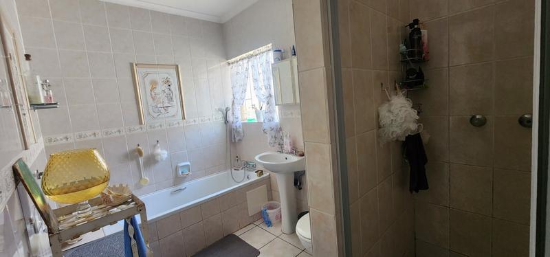 2 Bedroom Property for Sale in Ninapark Gauteng