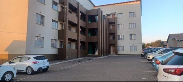 2 Bedroom Property for Sale in Fleurhof Gauteng