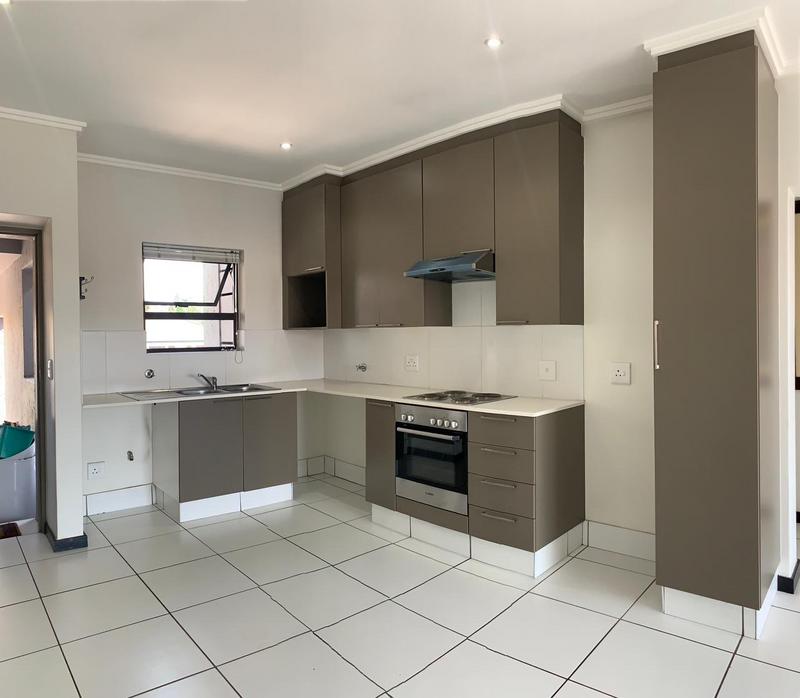 To Let 2 Bedroom Property for Rent in Lonehill Gauteng