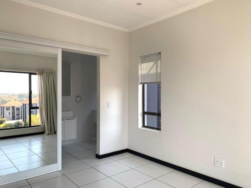 To Let 2 Bedroom Property for Rent in Lonehill Gauteng