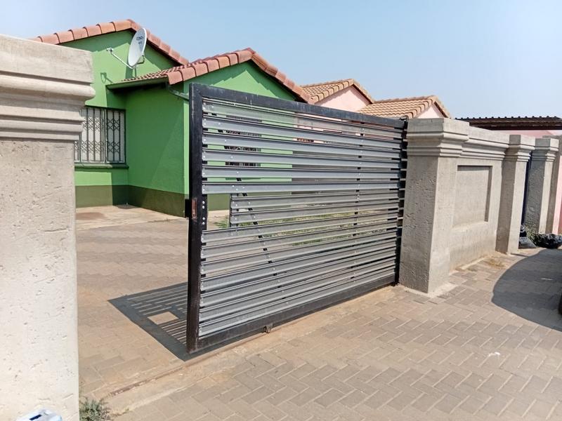 3 Bedroom Property for Sale in Windmill Park Gauteng
