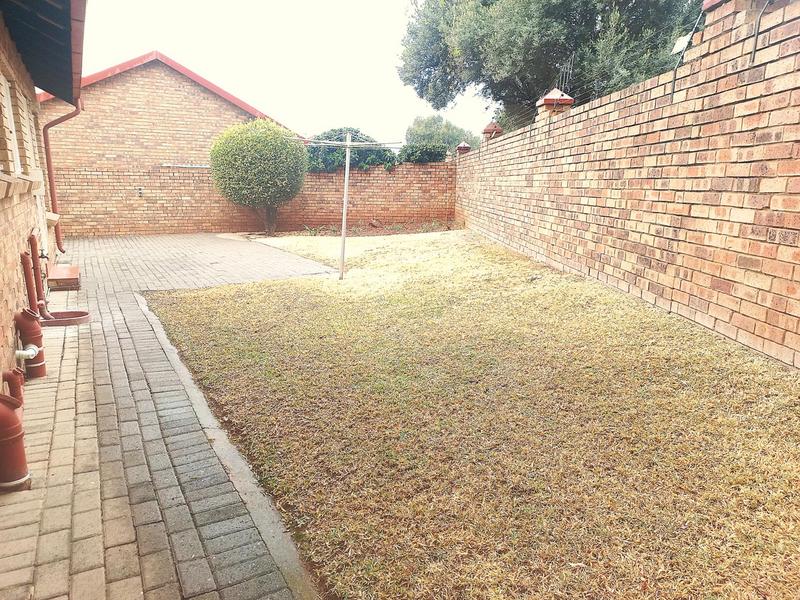 To Let 2 Bedroom Property for Rent in Highveld Gauteng