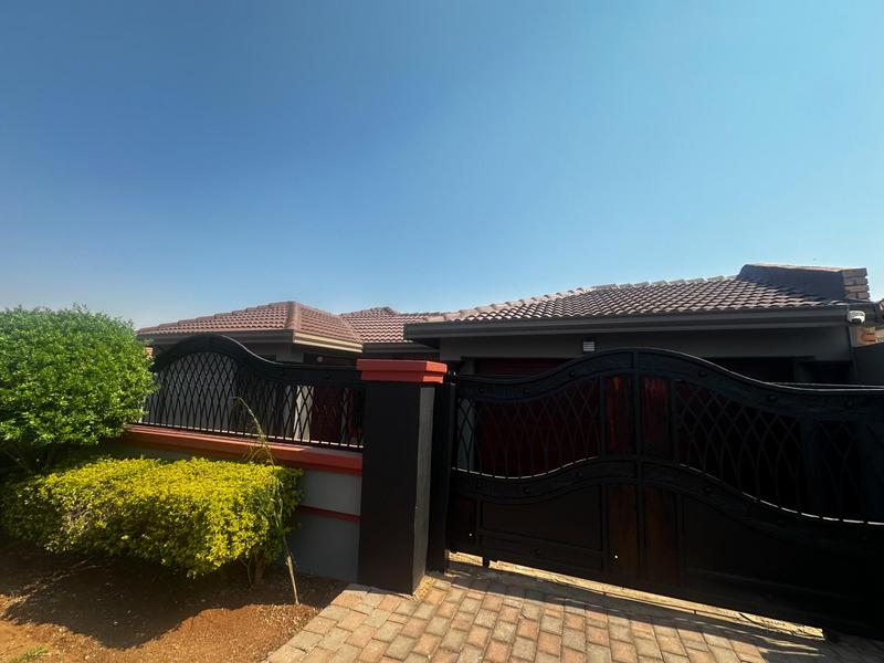3 Bedroom Property for Sale in Elandspoort Gauteng