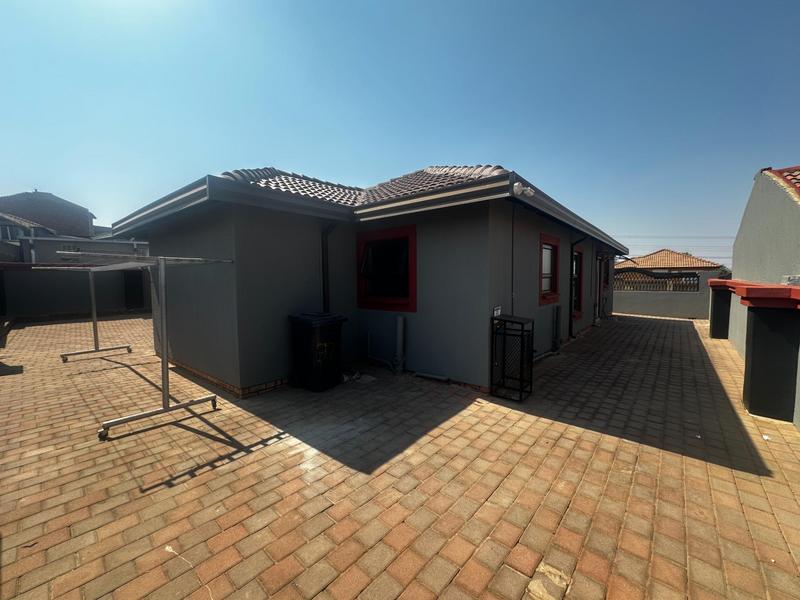 3 Bedroom Property for Sale in Elandspoort Gauteng