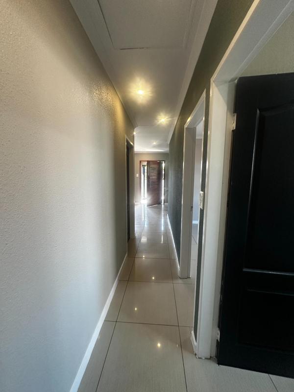3 Bedroom Property for Sale in Elandspoort Gauteng