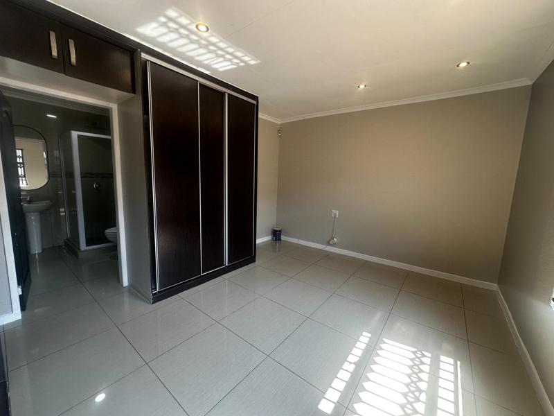 3 Bedroom Property for Sale in Elandspoort Gauteng