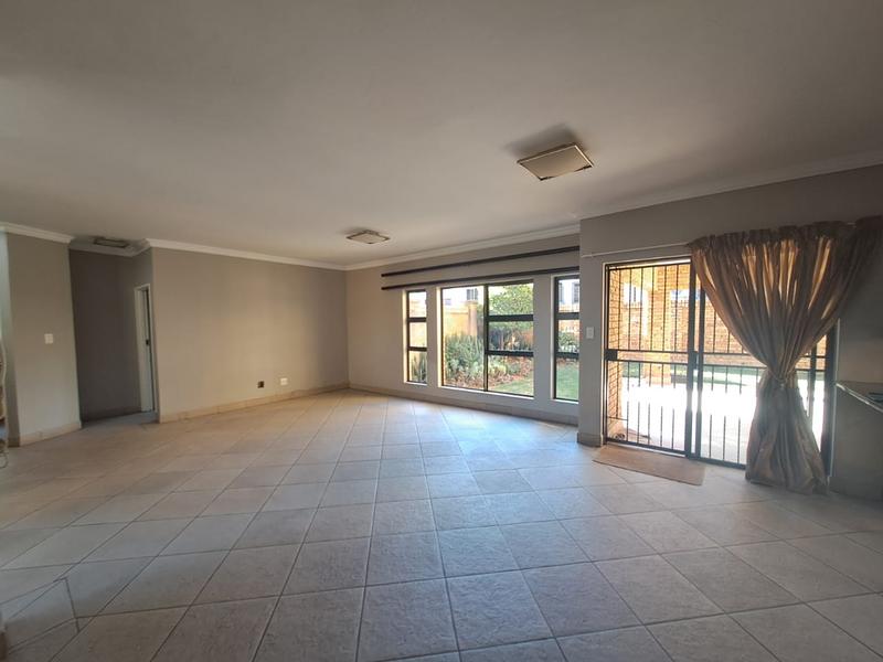 5 Bedroom Property for Sale in Amberfield Gauteng