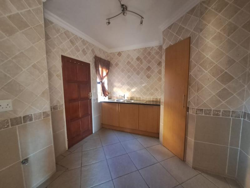 5 Bedroom Property for Sale in Amberfield Gauteng