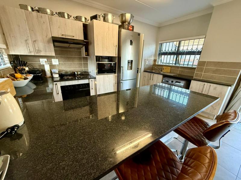 3 Bedroom Property for Sale in Thatchfield Gauteng