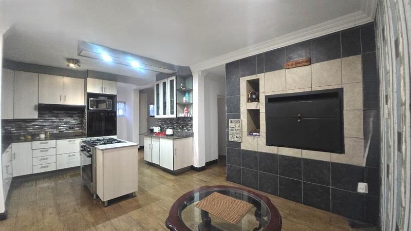 5 Bedroom Property for Sale in Ninapark Gauteng