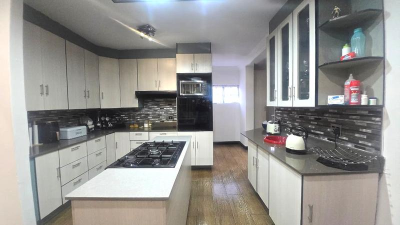5 Bedroom Property for Sale in Ninapark Gauteng